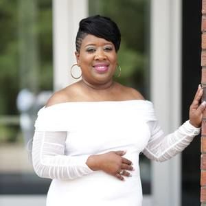 Meet your Posher, Tia